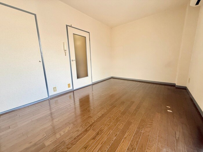 物件内観写真13　(居室)