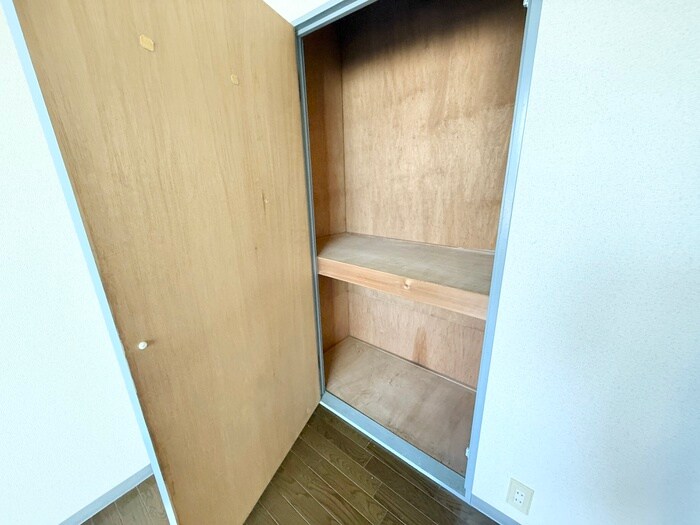 物件内観写真16　(収納)