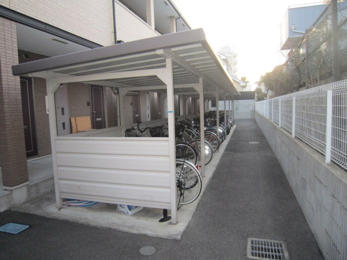 物件外観写真3　(駐輪場)