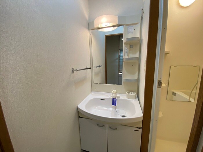 物件内観写真11　(洗面)