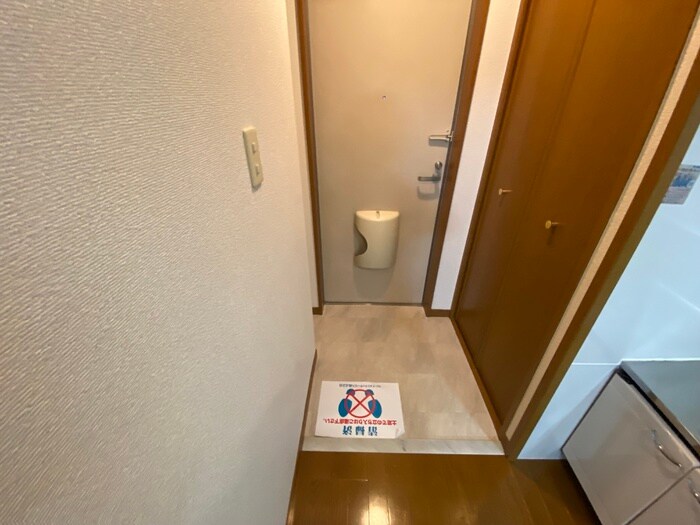 物件内観写真16　(玄関)