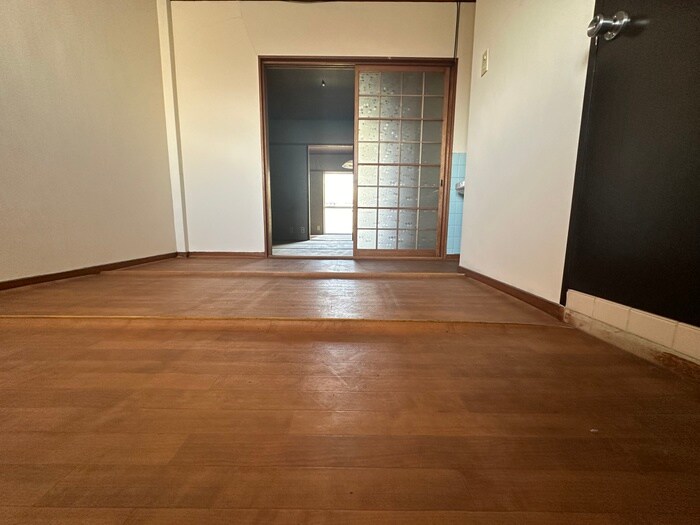 物件内観写真16　(洗濯機置場)