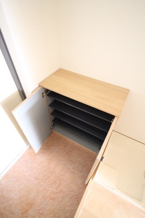 物件内観写真8　(靴箱)