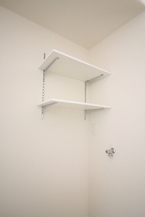 物件内観写真10　(洗濯機置場)