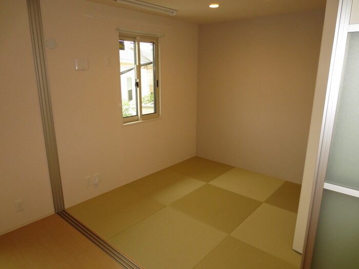 物件内観写真10　(居室)