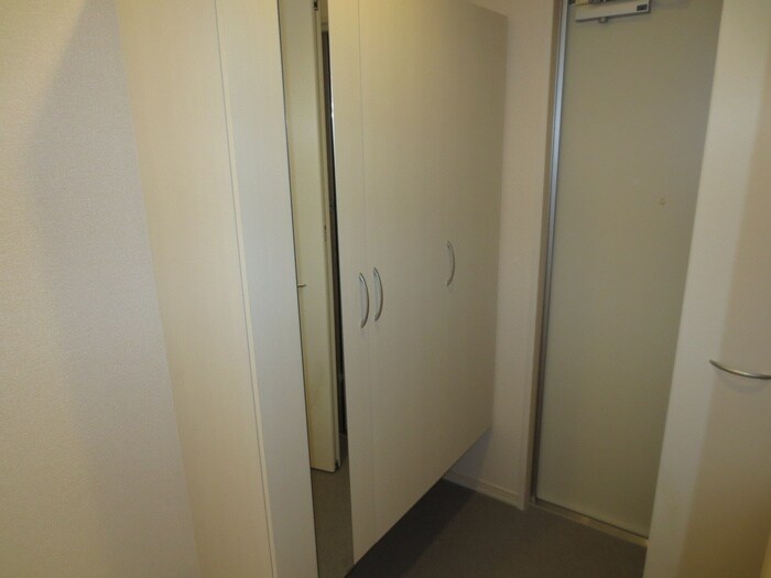 物件内観写真15　(玄関)