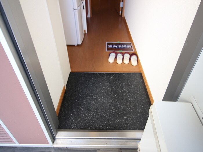 物件内観写真7　(玄関)