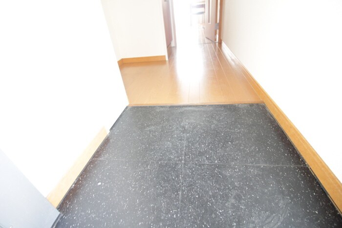 物件内観写真16　(玄関)