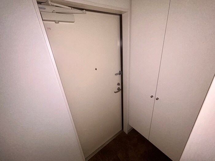 物件内観写真7　(玄関)