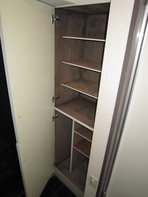 物件内観写真8　(靴箱)