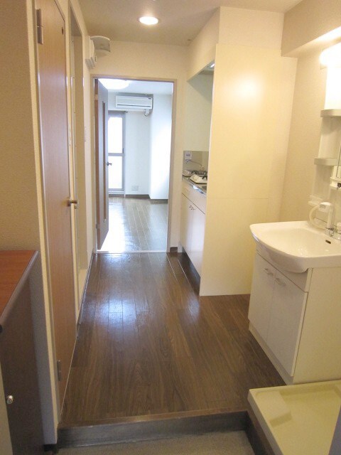 物件内観写真6　(廊下)