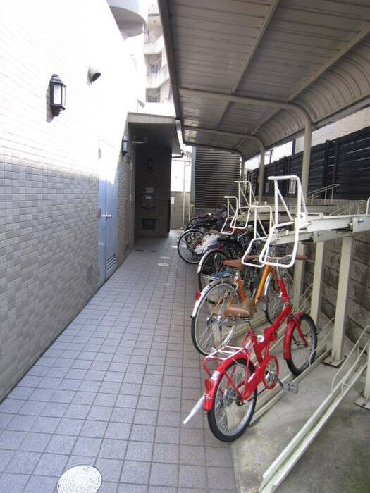 物件外観写真3　(駐輪場)