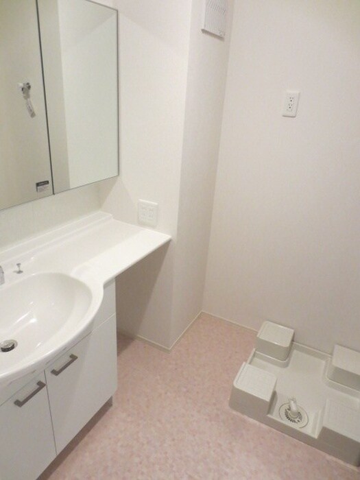 物件内観写真10　(洗濯機置場)