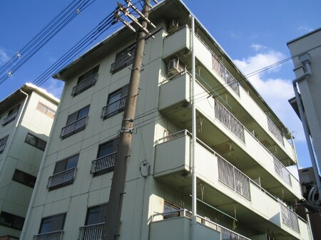 リバーハイツ河田外観写真