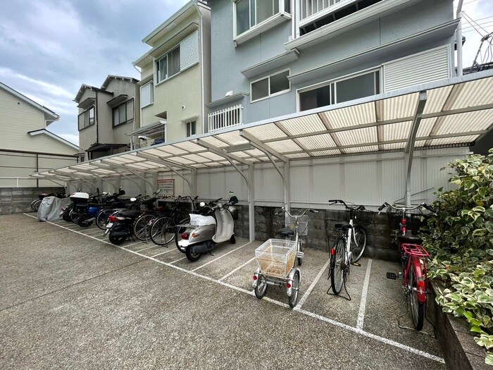 物件外観写真3　(駐輪場)
