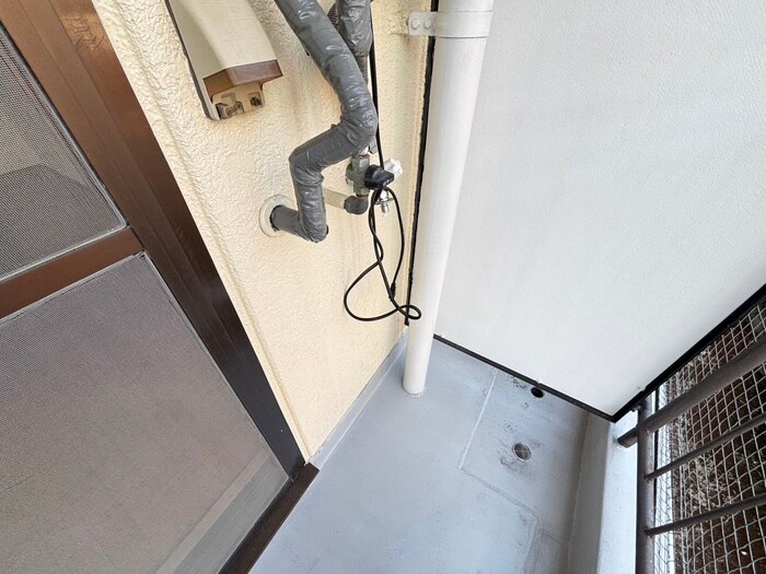 物件内観写真16　(洗濯機置場)