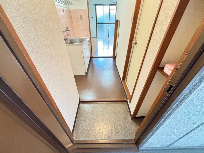 物件内観写真19　(玄関)