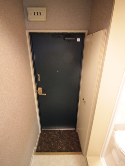 物件内観写真10　(玄関)