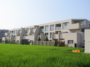 ＦＬＯＲＡＬ千里春日外観写真