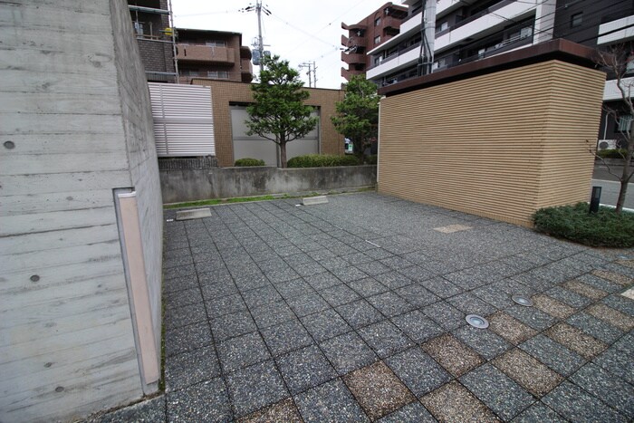 物件外観写真4　(駐車場)