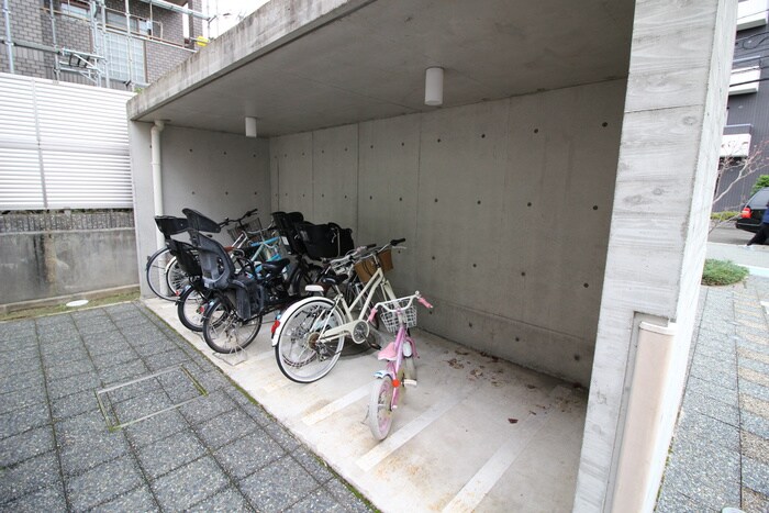 物件外観写真5　(駐輪場)
