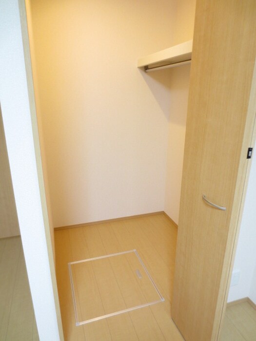 物件内観写真10　(収納)