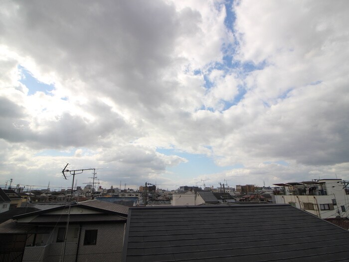 物件内観写真18　(室内からの展望)