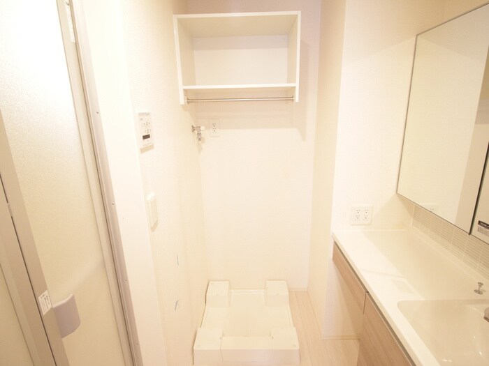 物件内観写真14　(洗濯機置場)