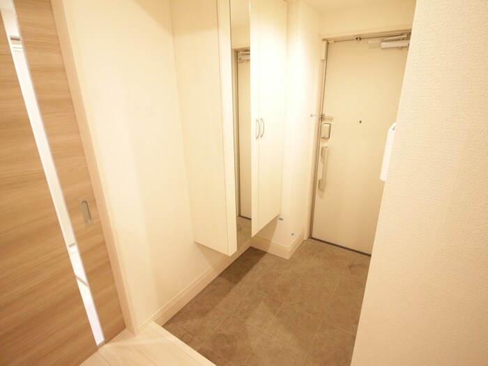 物件内観写真15　(玄関)