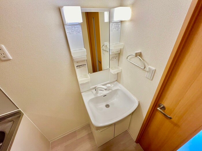 物件内観写真11　(洗面)