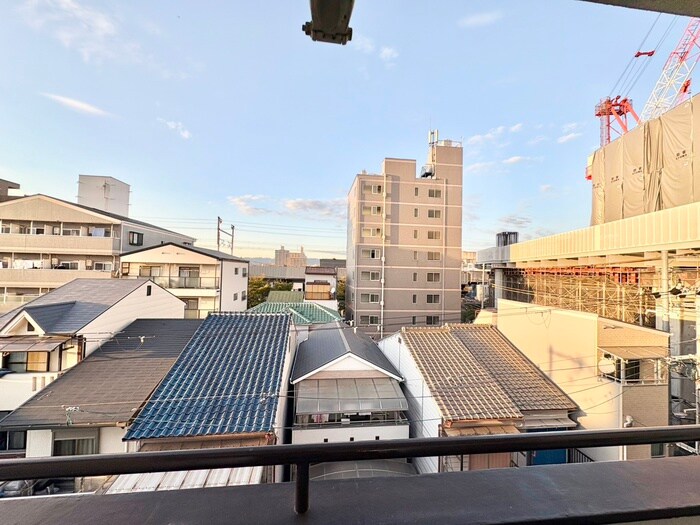 物件内観写真22　(室内からの展望)