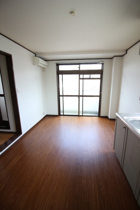 物件内観写真9　(居室)