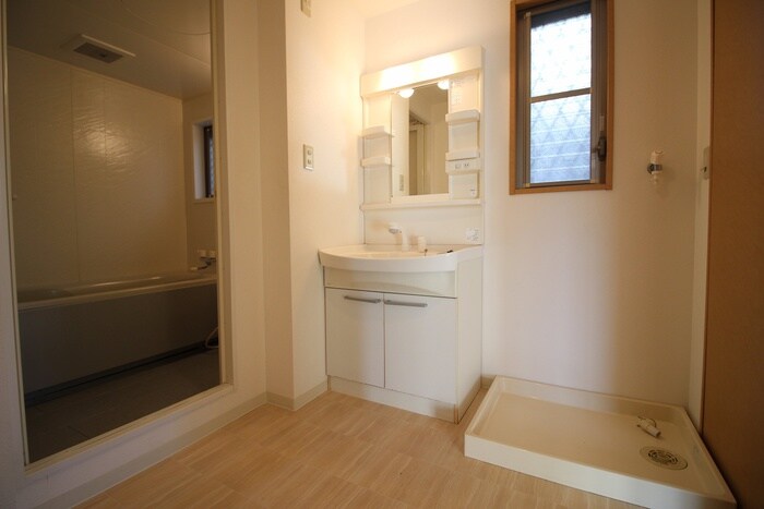 物件内観写真9　(洗面)