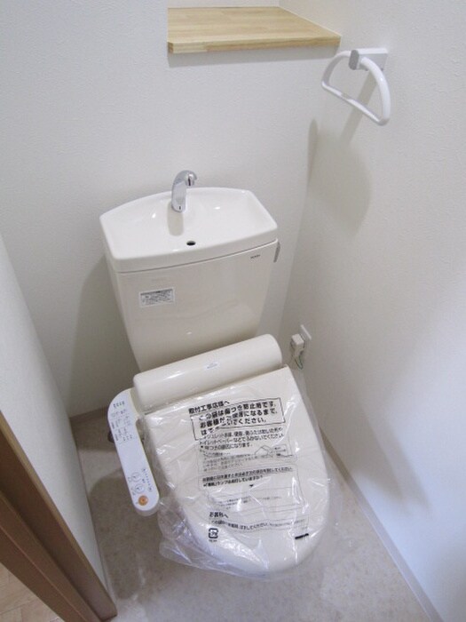 物件内観写真14　(トイレ)