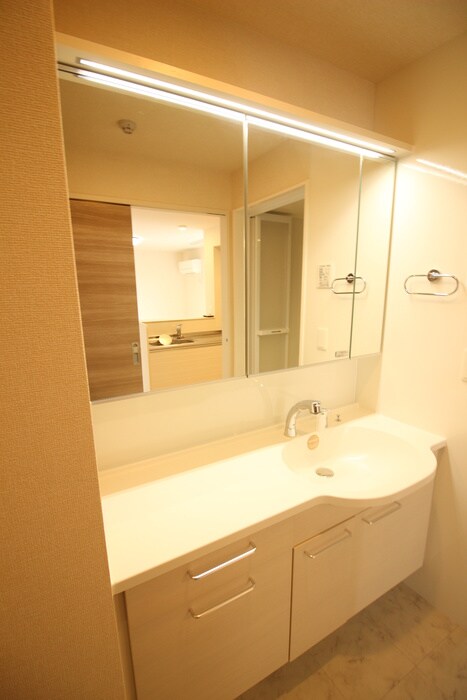 物件内観写真9　(洗面)