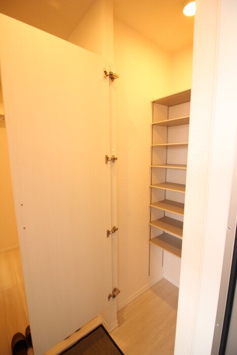 物件内観写真14　(靴箱)