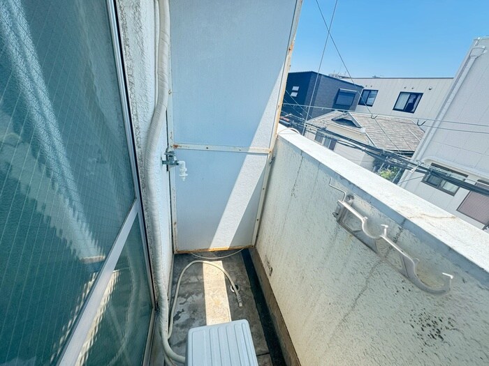 物件内観写真16　(洗濯機置場)