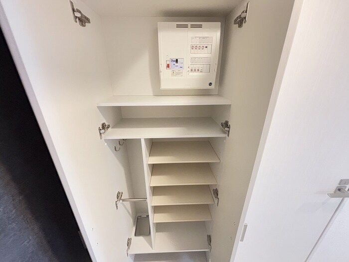 物件内観写真15　(靴箱)