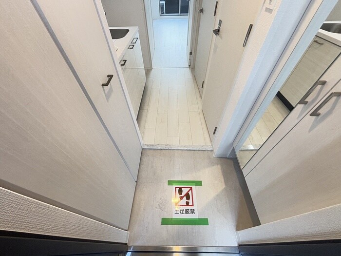 物件内観写真17　(玄関)