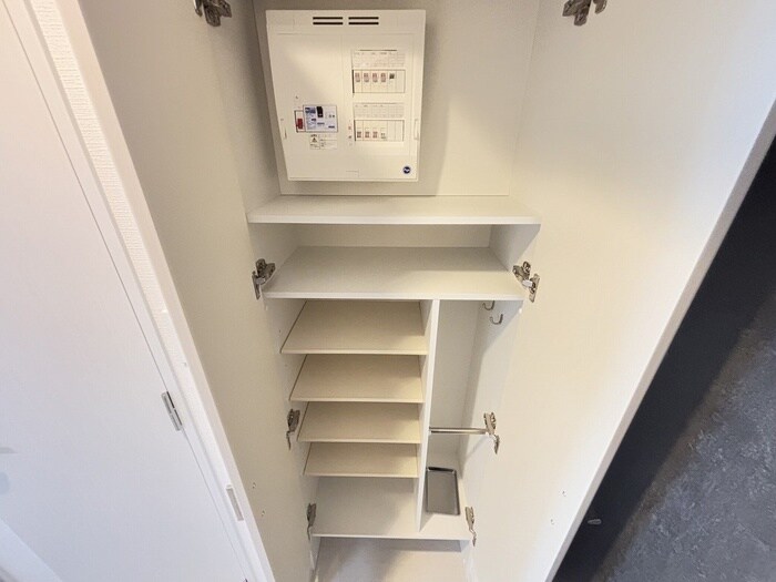 物件内観写真18　(靴箱)