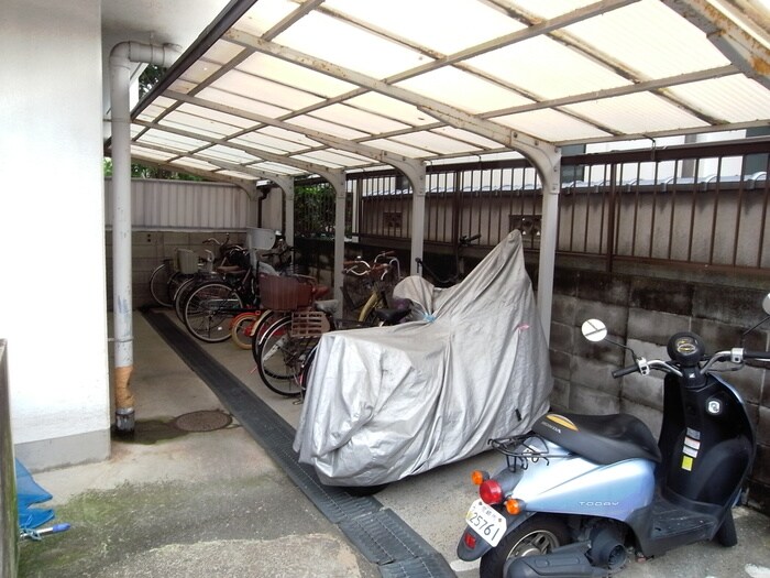 物件外観写真6　(駐輪場)