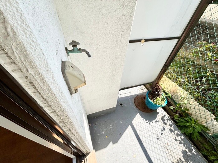 物件内観写真16　(洗濯機置場)