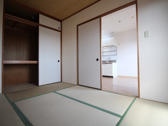 物件内観写真9　(居室)