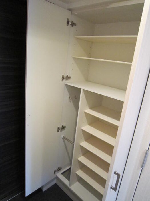 物件内観写真8　(靴箱)