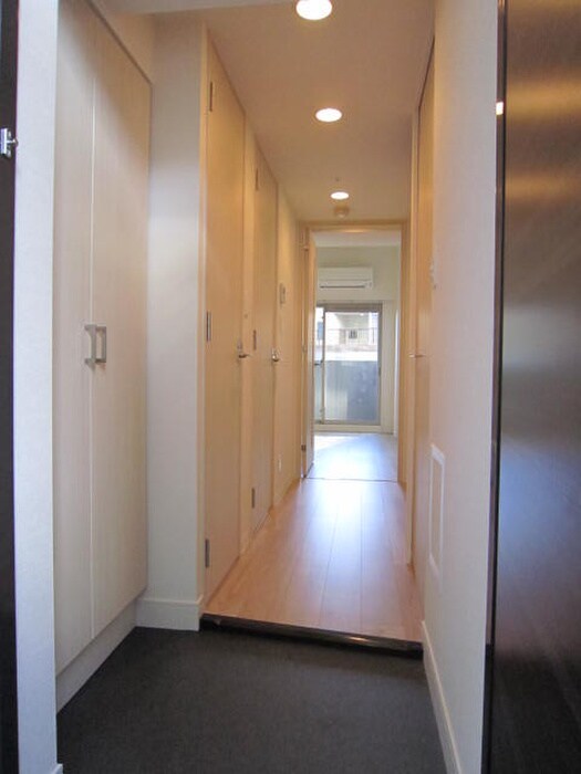 物件内観写真14　(玄関)