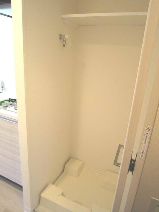 物件内観写真18　(洗濯機置場)