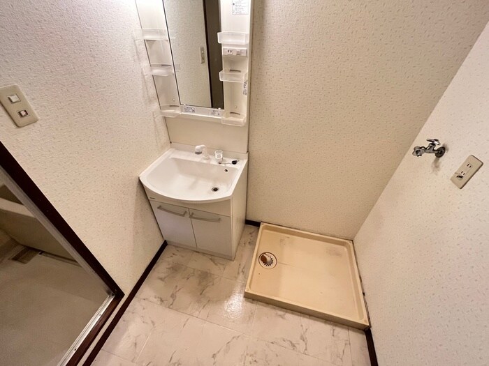 物件内観写真10　(洗濯機置場)