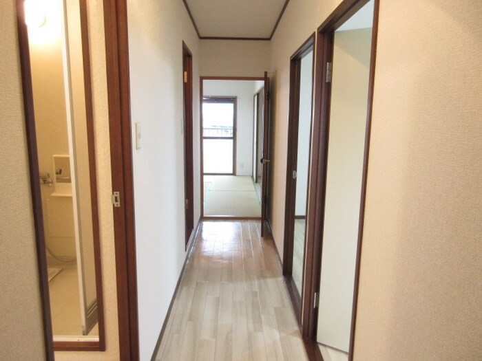 物件内観写真21　(廊下)