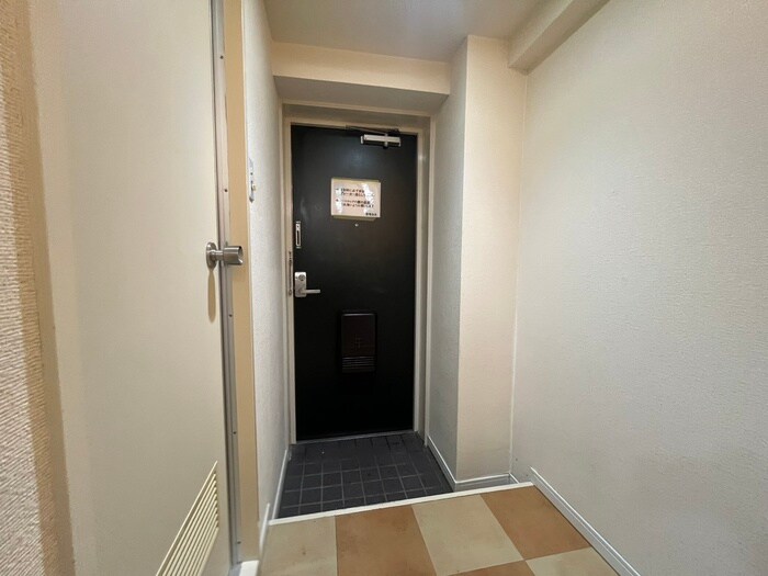 物件内観写真15　(玄関)