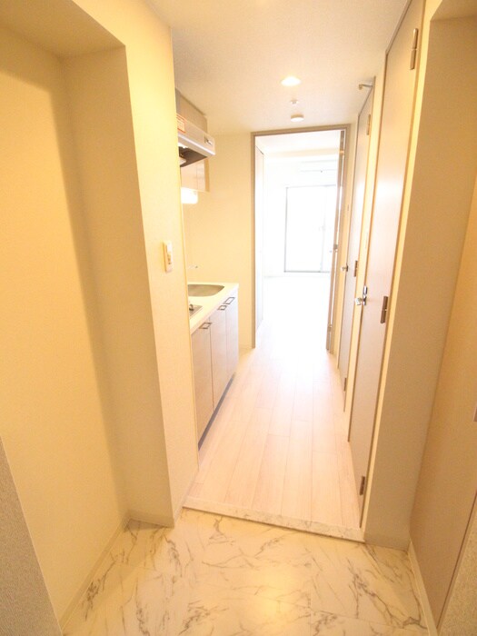 物件内観写真7　(玄関)